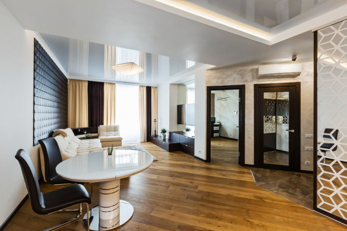 gecombineerd plafond in de woonkamer