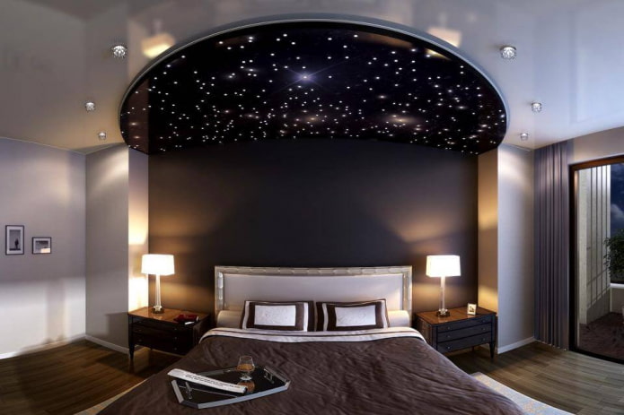 spanconstructie met lampen in het interieur