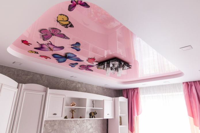 spanplafond in een kinderkamer