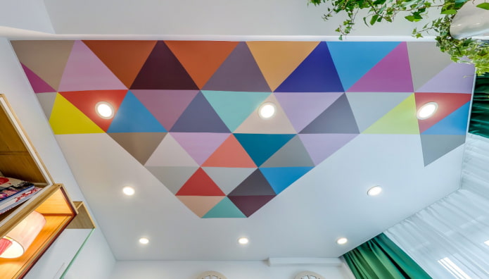 gespannen stof met geometrische afbeeldingen