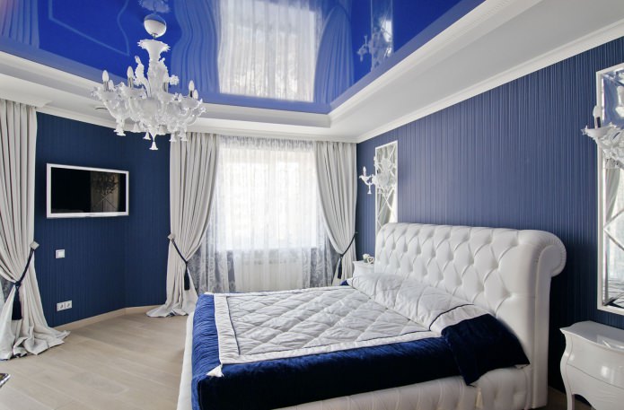 blauw plafond in de slaapkamer
