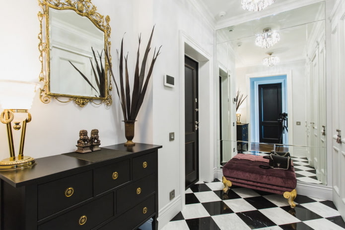 ganginterieur in neoklassieke stijl