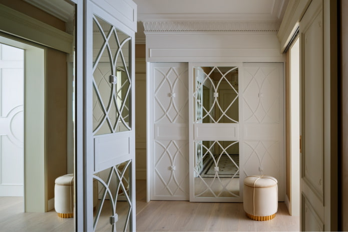 meubels in het interieur in neoklassieke stijl