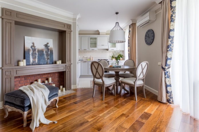 vloerafwerking in het interieur in neoklassieke stijl