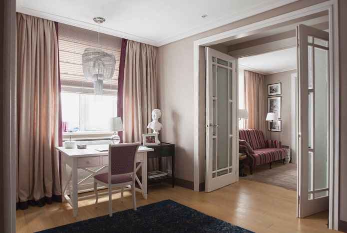 deurontwerp in het interieur in neoclassicistische stijl