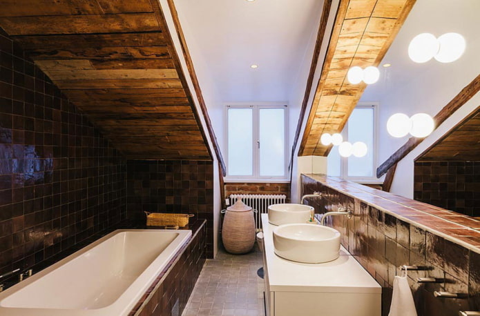 nis met spiegel in het badkamerinterieur