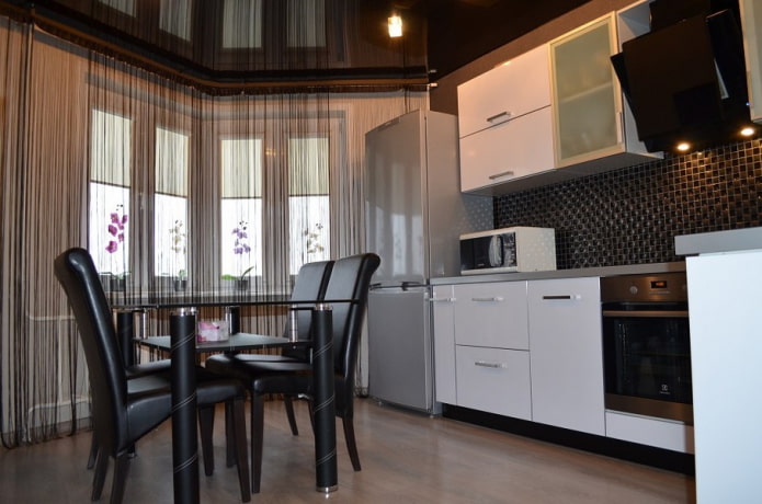 mousseline in het interieur van de keuken