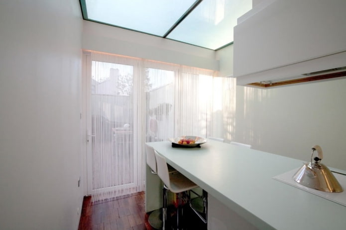 mousseline in het keukeninterieur