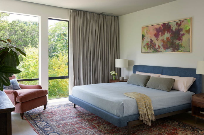 nachtgordijnen aan ??n kant in de slaapkamer