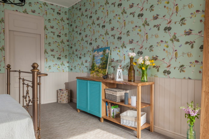 Muntkleurig behang in Proven?aalse stijl