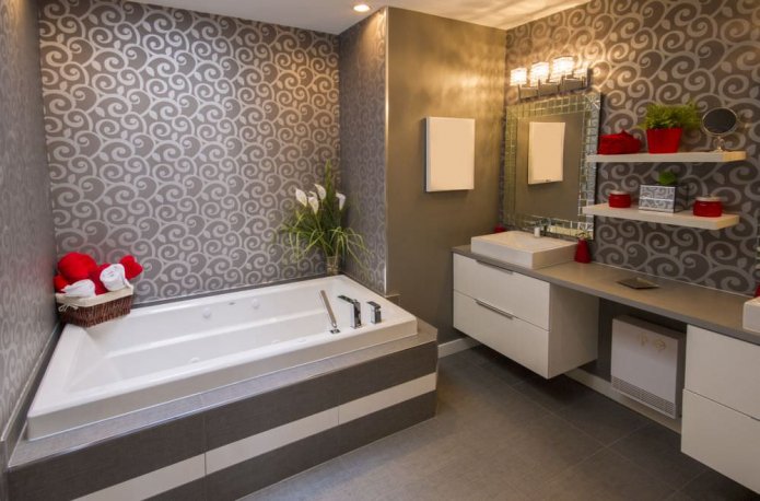 behang in de badkamer