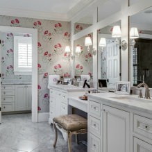 Behang voor de badkamer: voor- en nadelen, soorten, ontwerp, 70 foto's van het interieur - 10