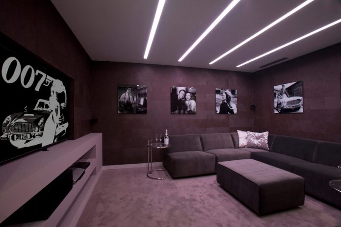 woonkamer in donkerpaarse tinten