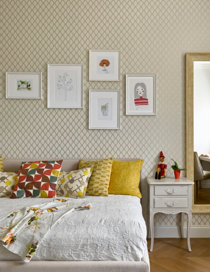 licht behang met een geometrische print