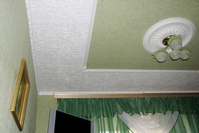 behang met plafondtegels
