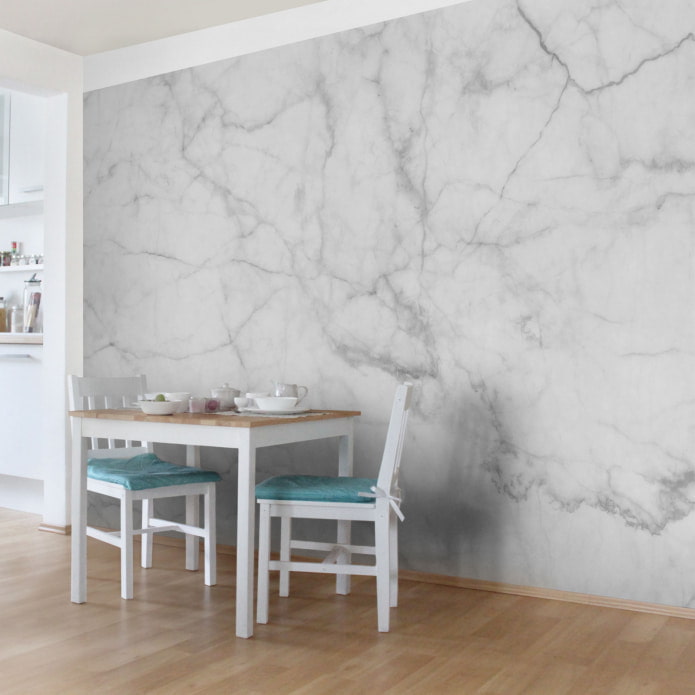 marmeren behang in het keukeninterieur