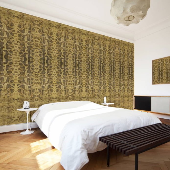 slangenhuidbehang in het interieur