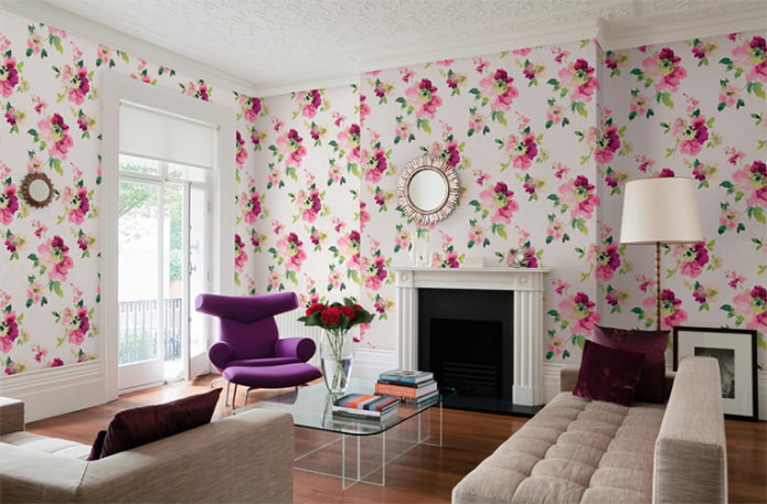 behang met een grote bloem in het interieur