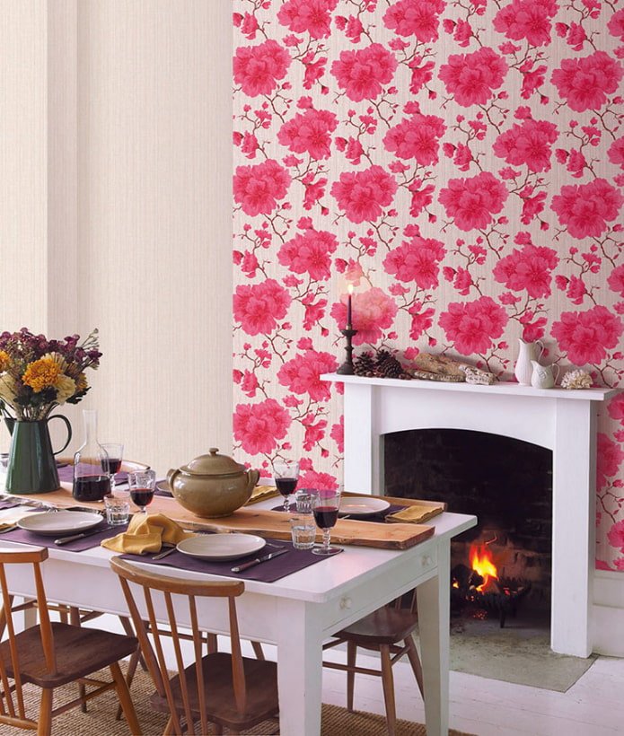behang met een grote bloem in het interieur 