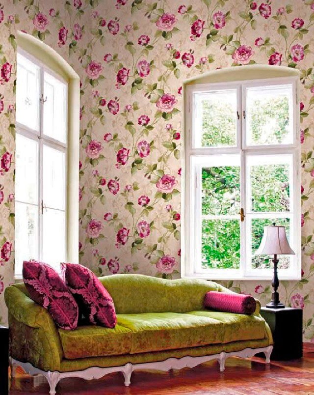behang met pioenrozen in het interieur