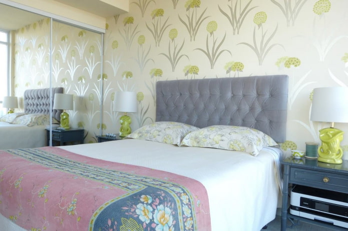 behang met weidebloemen