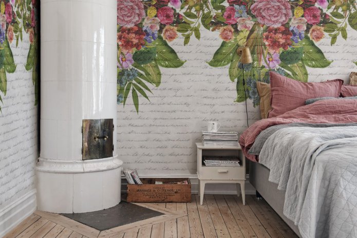 Slaapkamer in Proven?aalse stijl met fotobehang op de muren