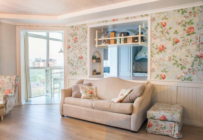 bloemenbehang in Proven?aalse stijl