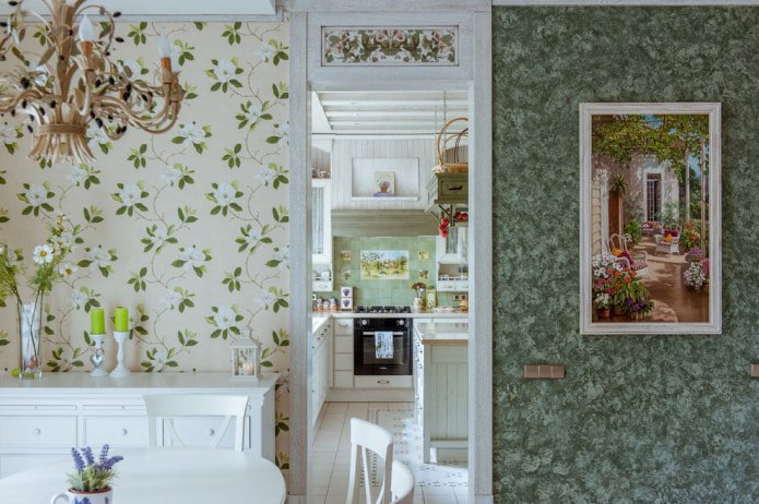 groen behang met bloemen
