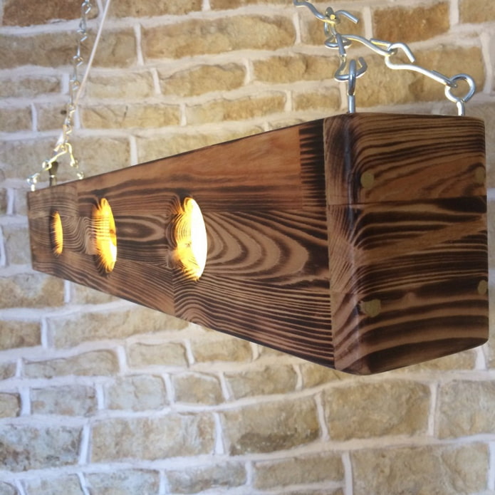 hanglamp van gebrand hout