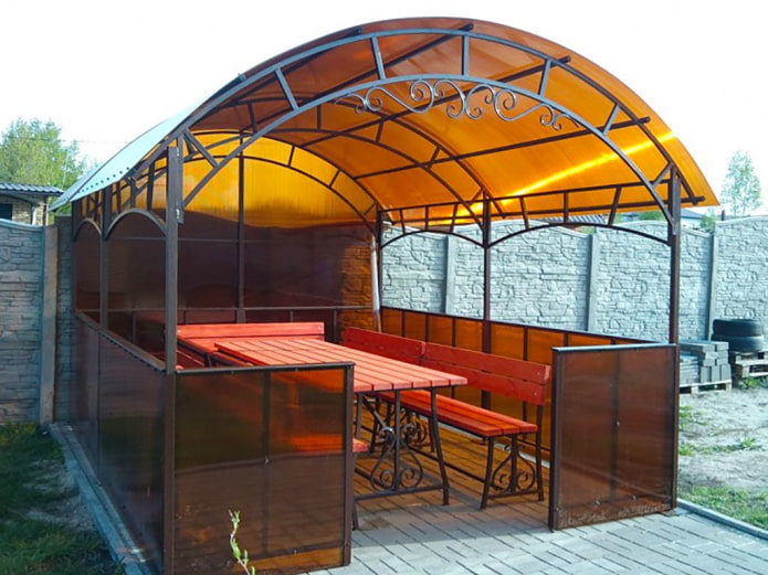 polycarbonaat prieel met smeedwerk
