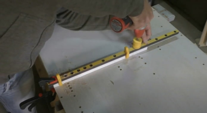 gaten maken voor de planken