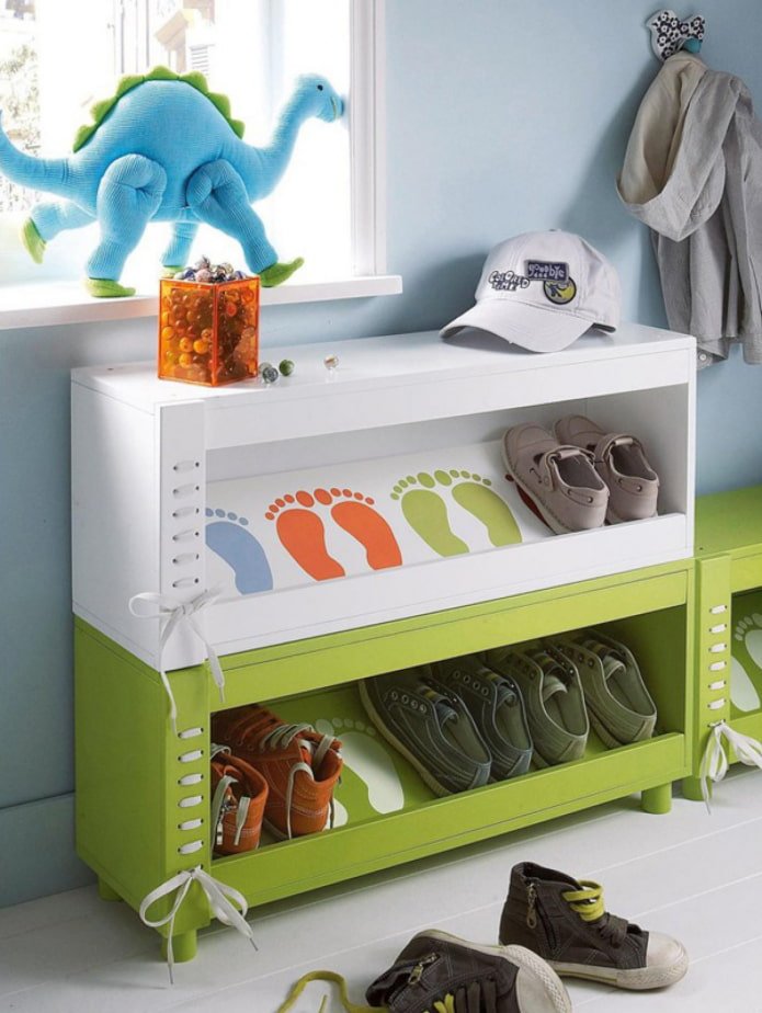kinderschoenenrek in het interieur