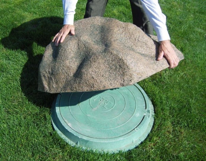 septic tank decor met neppe steen