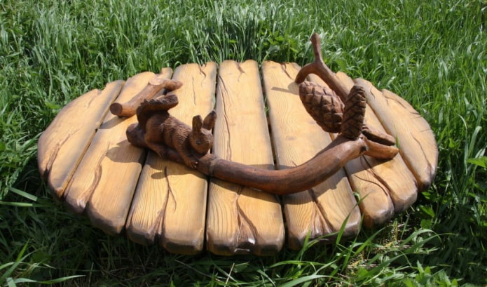 decoratieve houten septic tank cover met eekhoorns