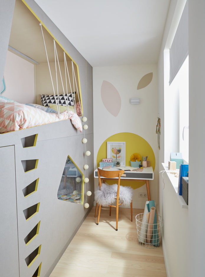 kinderkamer in een nis in een eenkamerappartement