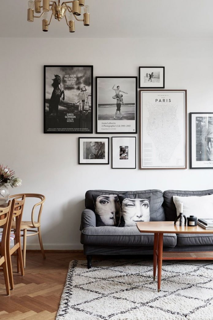 zwart-witfoto's in de woonkamer