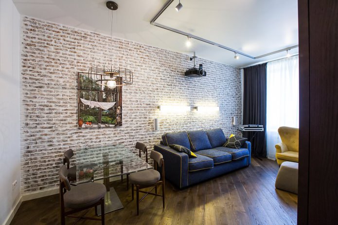 Baksteenachtig behang in het interieur van de woonkamer