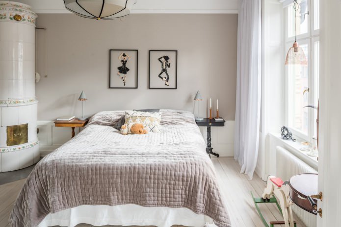 Beige muren in een Scandinavische slaapkamer