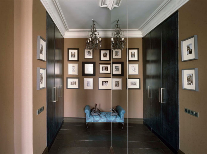 foto's in het interieur van de gang