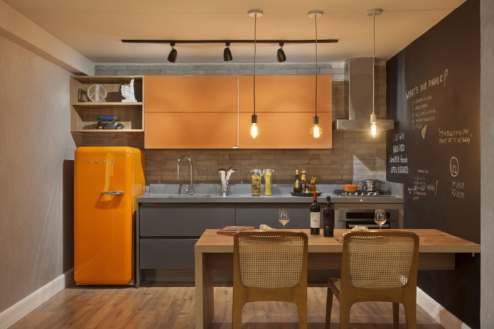 keukeninterieur in grijsoranje tinten