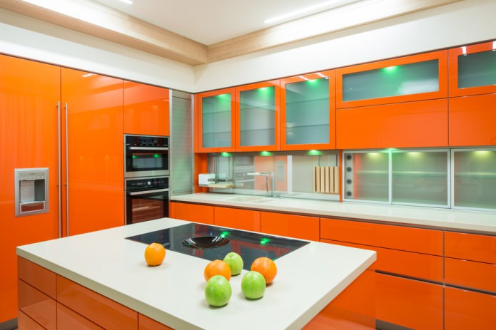 oranje kleur in de keuken