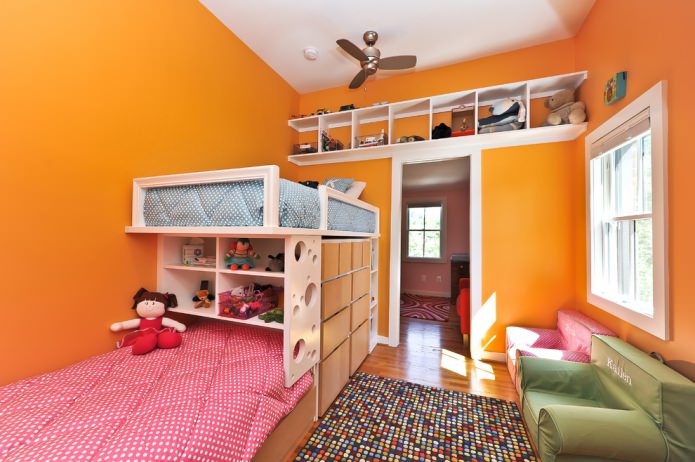 sappige kinderkamer in oranje tinten