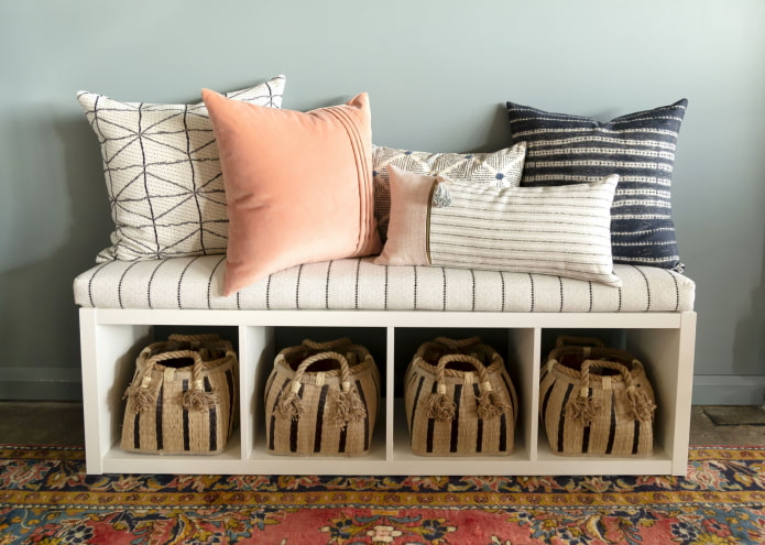 Bank met kussens