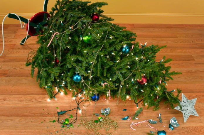 Omgevallen kerstboom