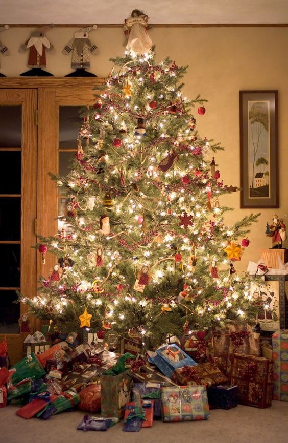Slingers aan een kerstboom