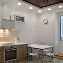 Hoe de verlichting organiseren in een keuken met een spanplafond? plafond?-3