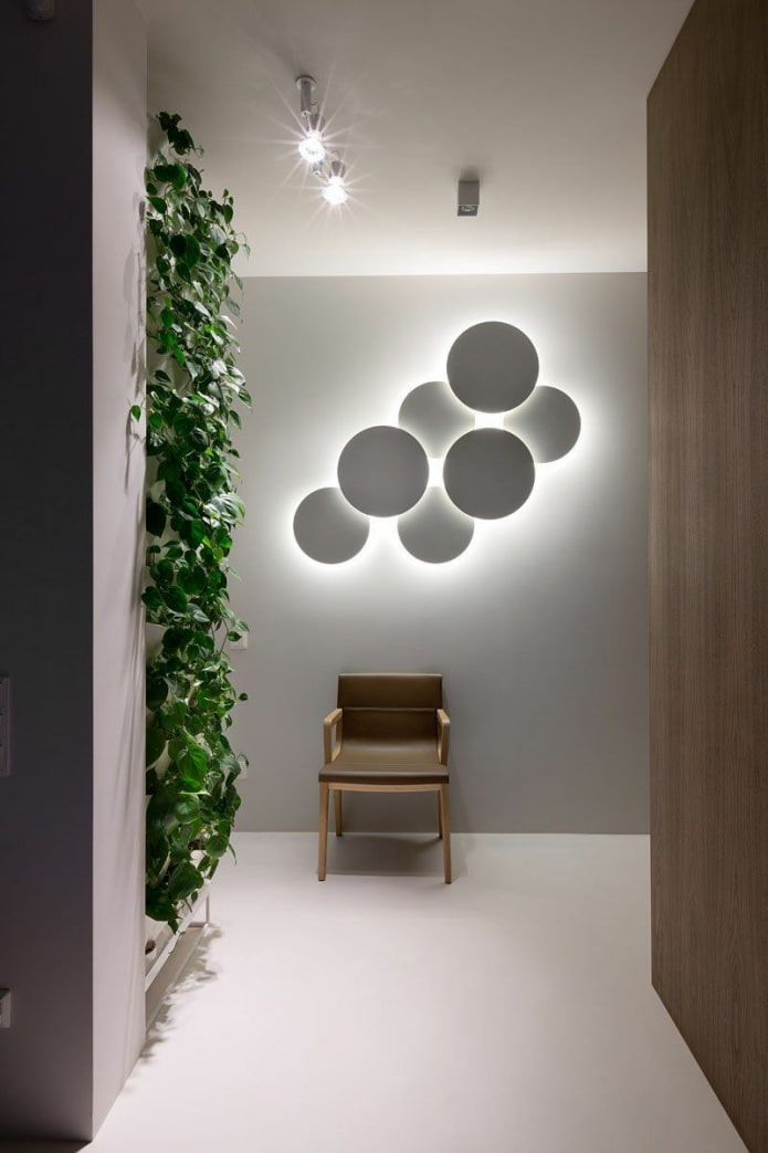 decoratieve verlichting in het interieur van de gang