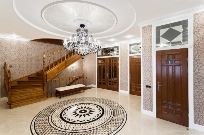 verlichting in de gang in het interieur van het huis