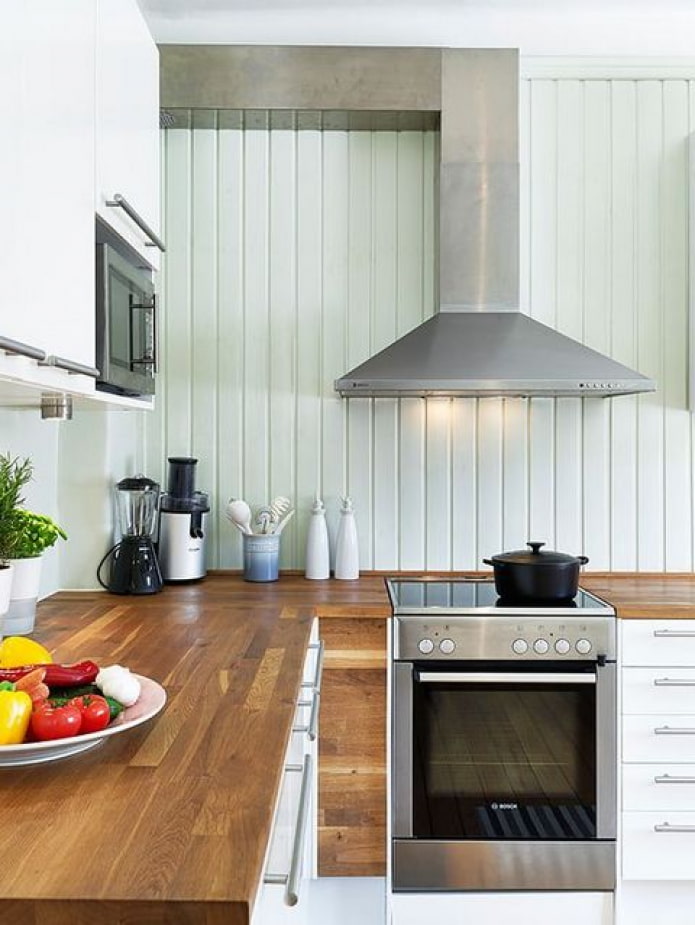PVC-panelen op de muur