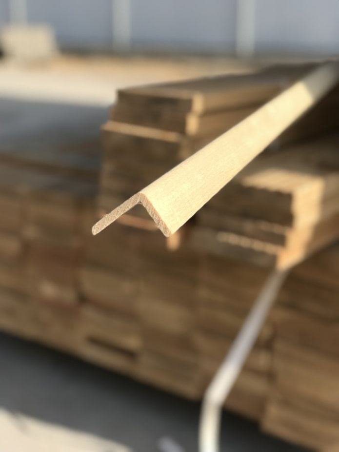 houten hoek voor buitenhoek